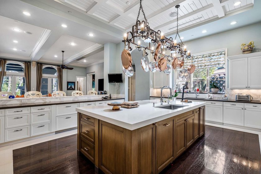 An extraordinary opportunity to own nearly an acre of prime golf - photo 32