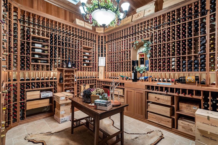 An extraordinary opportunity to own nearly an acre of prime golf - photo 34