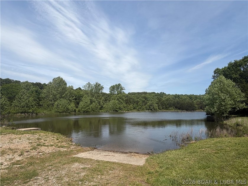 2.84 acres of gentle/flat, very buildable, lakefront land on the - photo 4
