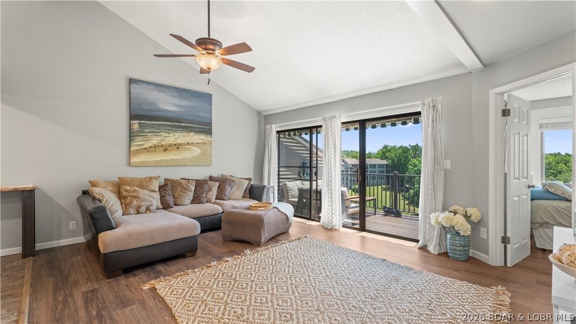 Enjoy lake living with comfort, convenience, and investment - photo 3