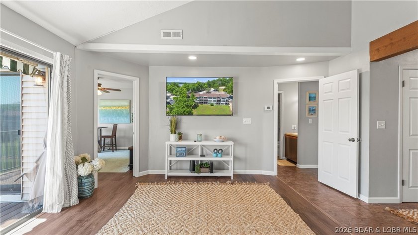 Enjoy lake living with comfort, convenience, and investment - photo 5
