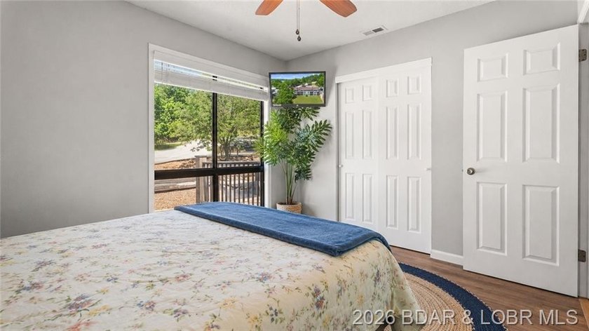 Enjoy lake living with comfort, convenience, and investment - photo 8