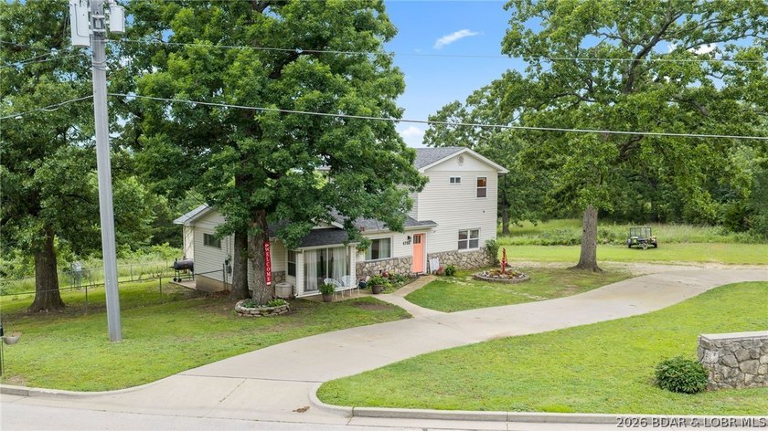 Beautiful 3-bedroom, 2-bath home located right in the heart of - photo 5