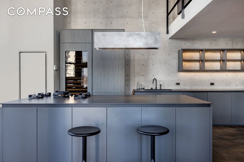 Originally a pre-war industrial space, this one-of-a-kind 2 - photo 8