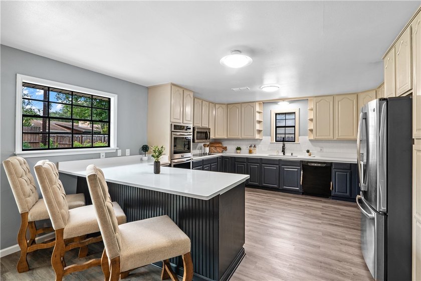Welcome to 10946 Birdwood Circle in Corpus Christi, Texas. This - photo 11