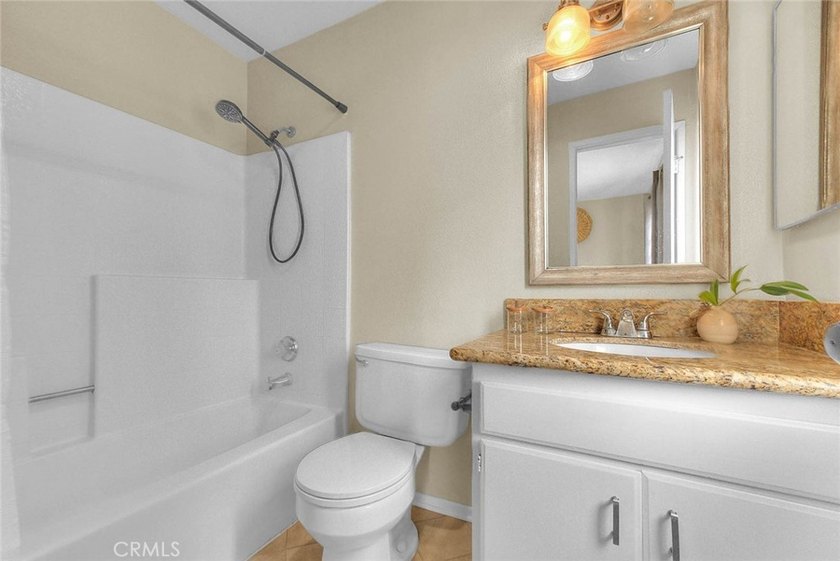 This light-filled, tastefully upgraded condo in Pasadena offers - photo 14