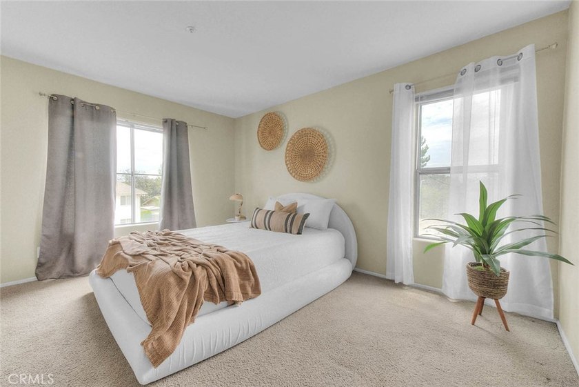 This light-filled, tastefully upgraded condo in Pasadena offers - photo 16