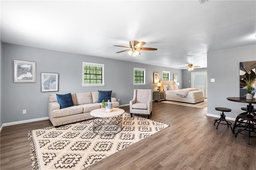 Welcome to 10946 Birdwood Circle in Corpus Christi, Texas. This - photo 22