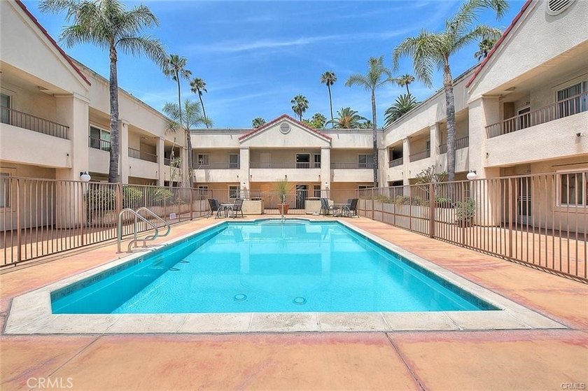 This light-filled, tastefully upgraded condo in Pasadena offers - photo 23
