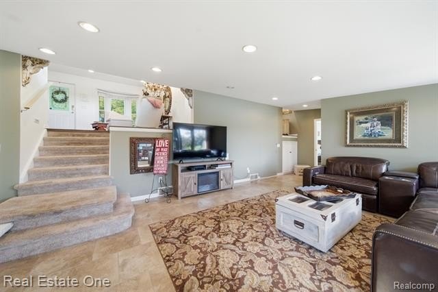 Beautifully updated Woodland Lake home where you can enjoy - photo 25