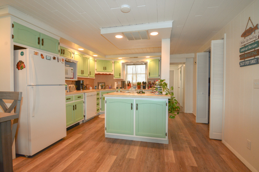 Little Chapman Lakefront Home Now Available SOLD - photo 6