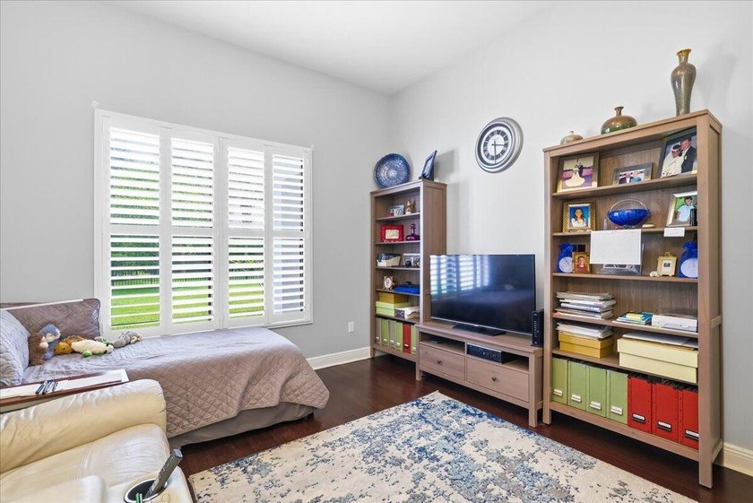 Seller preferred lender Credit up to $5,000 available** Rare - photo 12