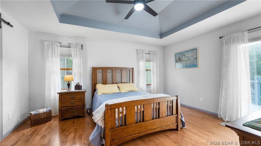 Inviting Lake Home in prestigous Foxhead Shores Estates brings - photo 8
