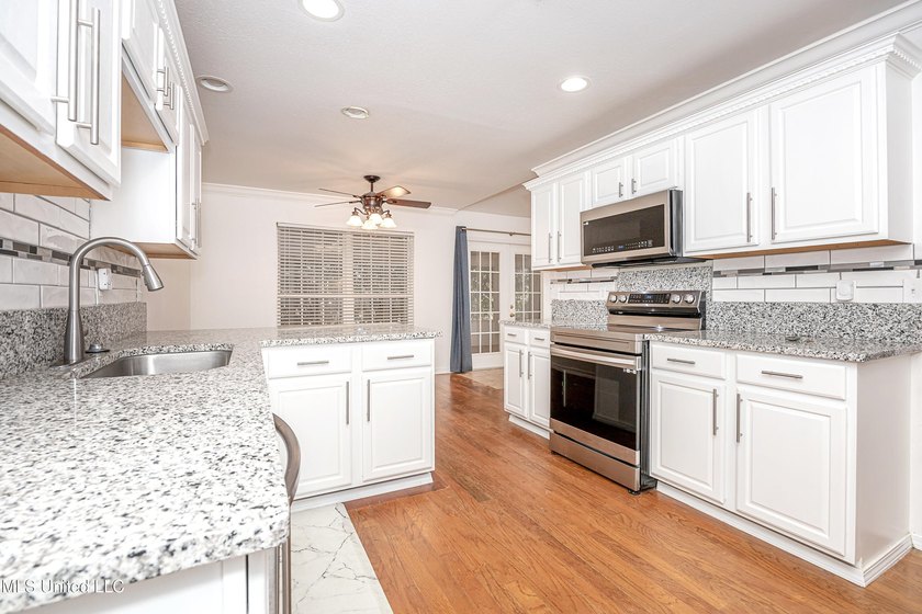 Conveniently located minutes from the interstate and downtown - photo 23