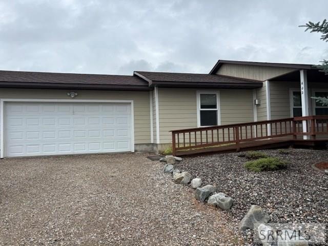 Comfortable Low Maintenance living! This well maintained 3 - photo 3