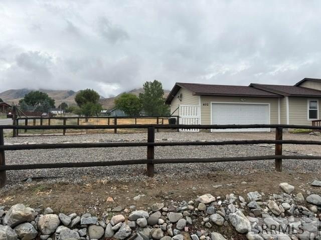 Comfortable Low Maintenance living! This well maintained 3 - photo 4