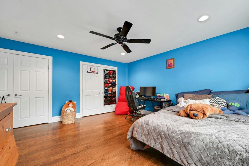 Nestled at the end of a private cul-de-sac in highly desirable - photo 37