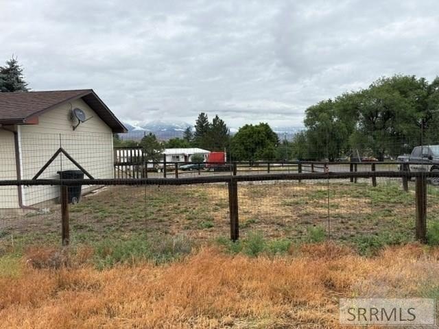 Comfortable Low Maintenance living! This well maintained 3 - photo 7