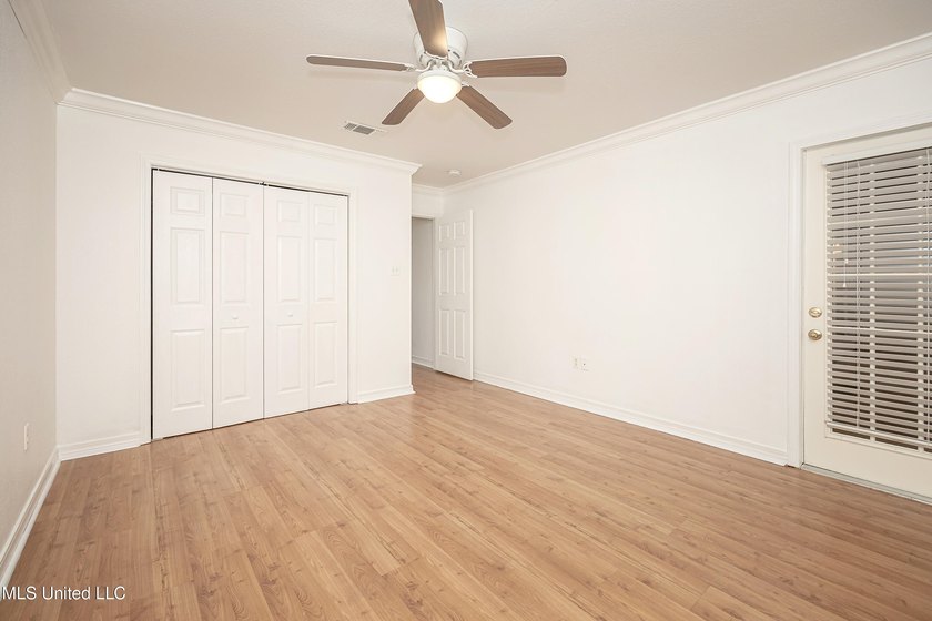 Conveniently located minutes from the interstate and downtown - photo 41