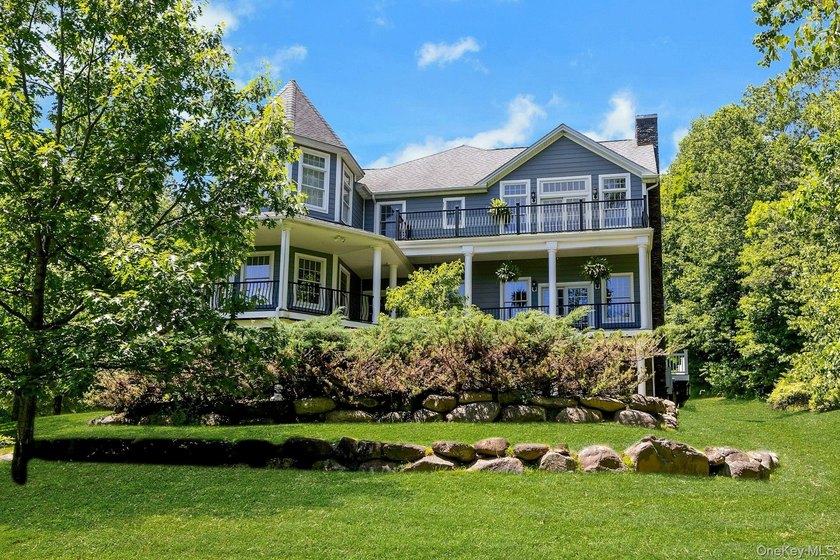 Nestled at the end of a private cul-de-sac in highly desirable - photo 43