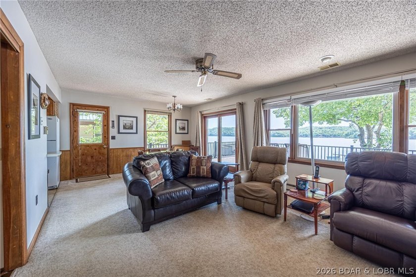Charming Lakefront Haven at the 52 MM - A Lifetime of Memories - photo 7