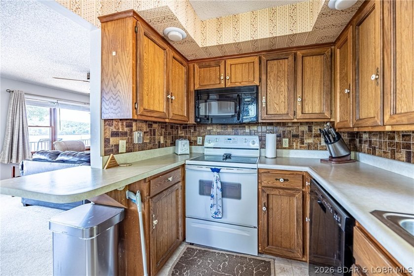 Charming Lakefront Haven at the 52 MM - A Lifetime of Memories - photo 10