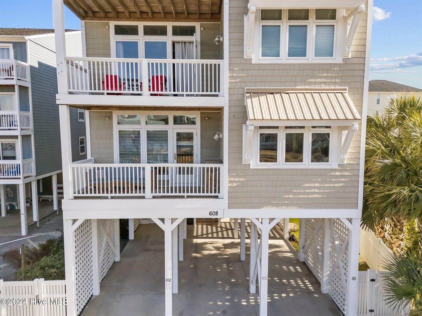 Welcome to effortless coastal living in Carolina Beach. This - photo 2