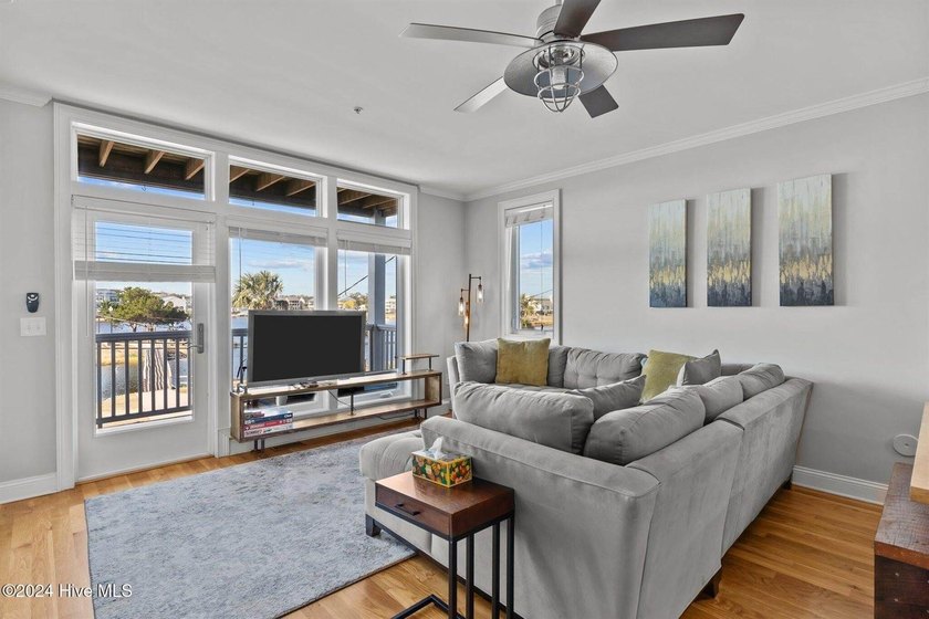 Welcome to effortless coastal living in Carolina Beach. This - photo 3