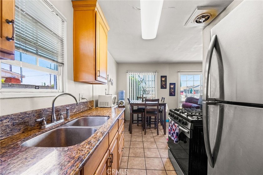 Investment opportunity in Wilmington! This well-maintained - photo 12