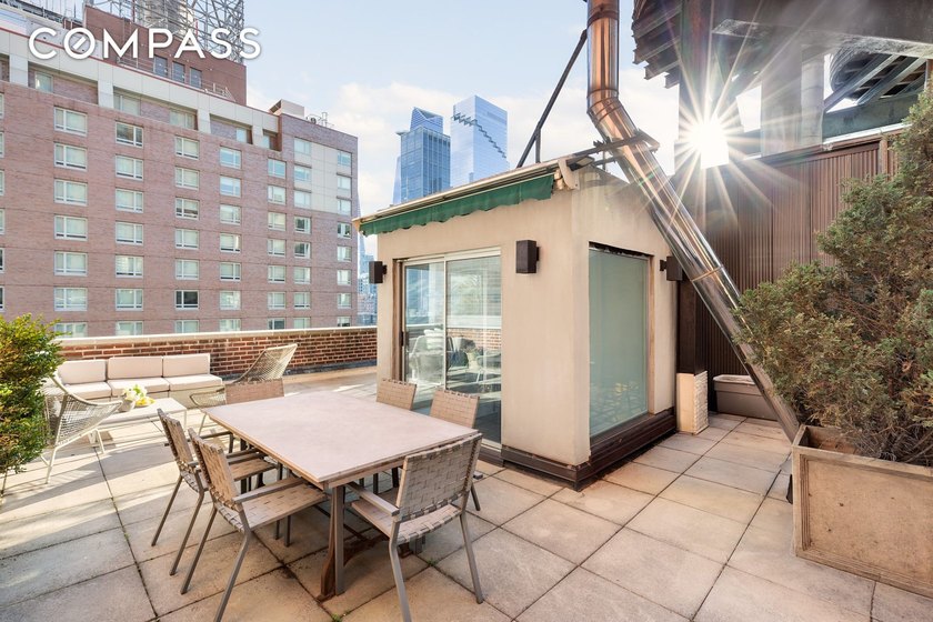 Welcome to PHNE at 347 West 39th Street. Perched atop a storied - photo 5
