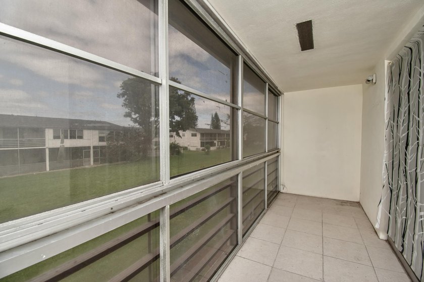 Enjoy comfortable, carefree living in this impeccably maintained - photo 13