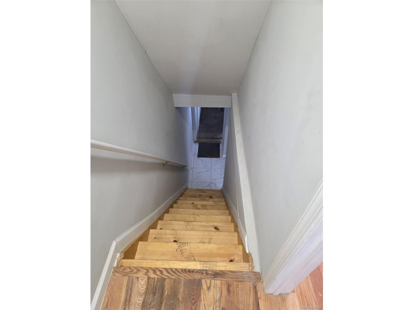 Welcome to this beautifully gut-renovated semi-detached - photo 14