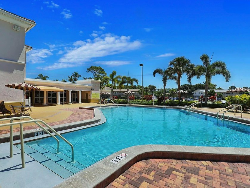 Enjoy comfortable, carefree living in this impeccably maintained - photo 14