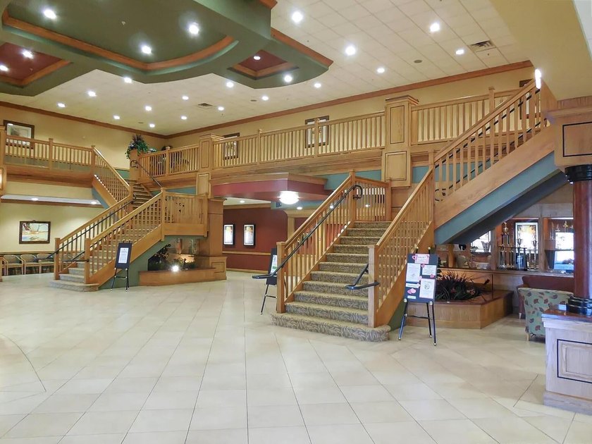 Enjoy comfortable, carefree living in this impeccably maintained - photo 16