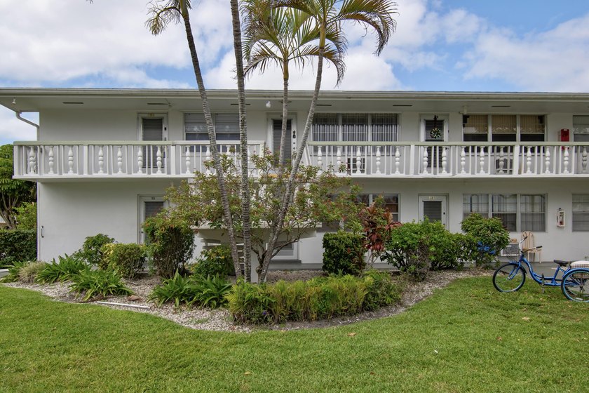 Enjoy comfortable, carefree living in this impeccably maintained - photo 21