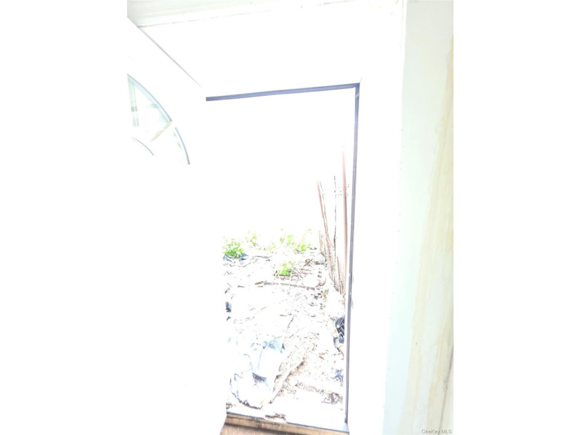 Welcome to this beautifully gut-renovated semi-detached - photo 23