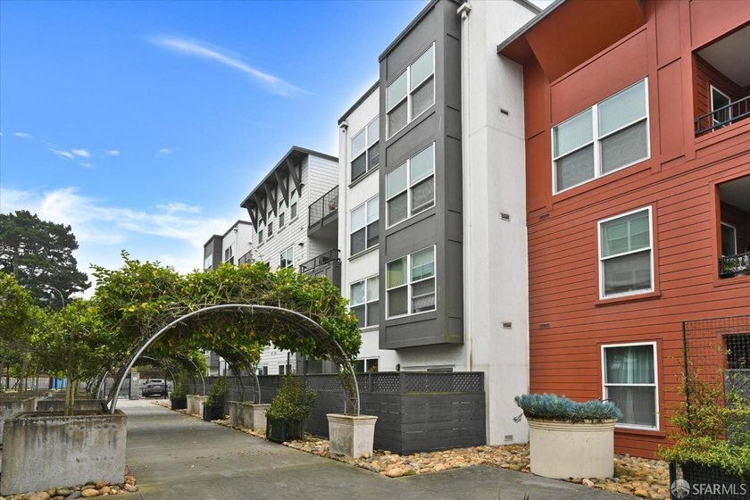 Most desirable Ground Floor Terrace Level unit now available - photo 29