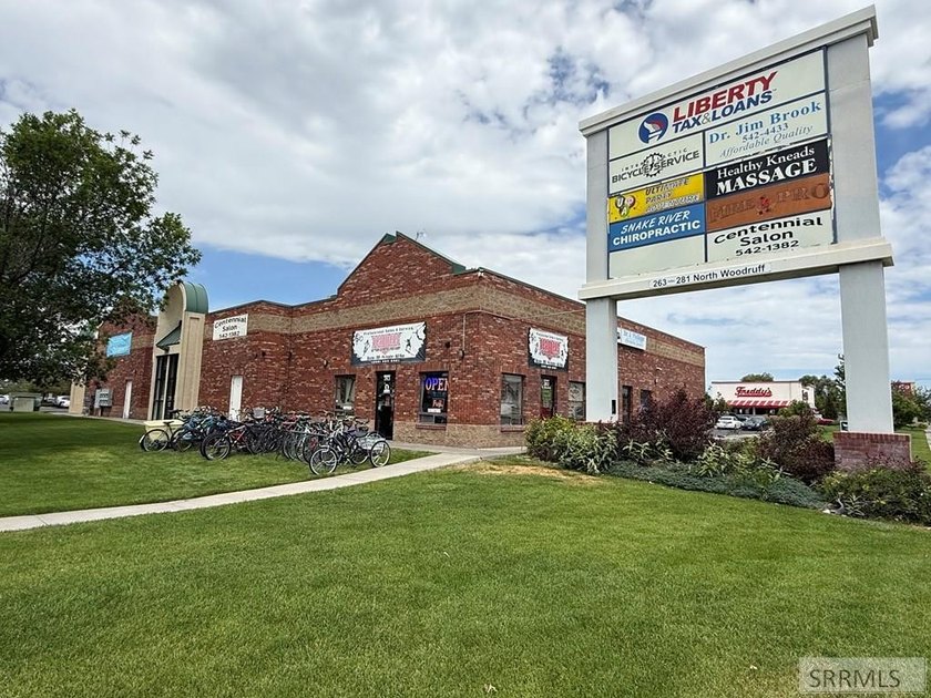 This 7,092 SF building, constructed in 1986, boasts an - photo 4