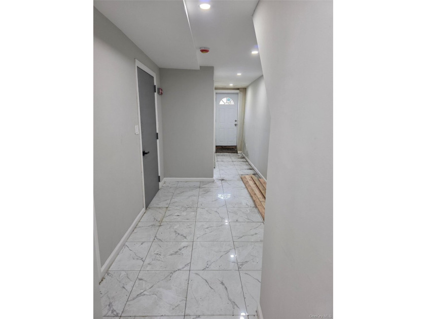 Welcome to this beautifully gut-renovated semi-detached - photo 35