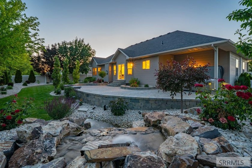 Set in Belmont Estates neighborhood, this impeccably maintained - photo 5