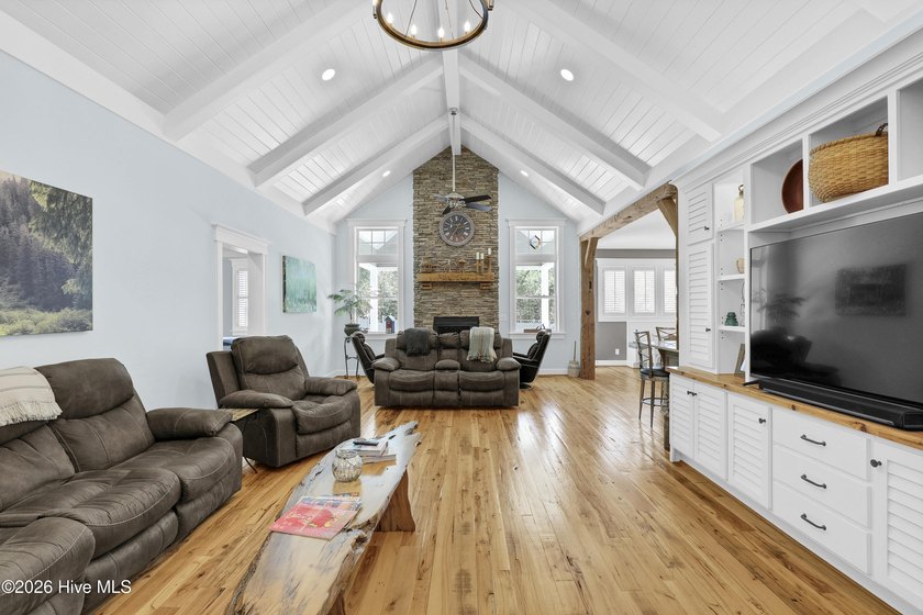 Welcome to this enchanted custom-built gem with an Energy Star - photo 9