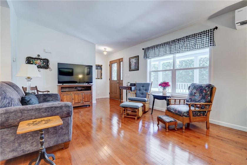 Welcome to this Impeccably Maintained 3 Bedroom, 2 Full Bath - photo 17