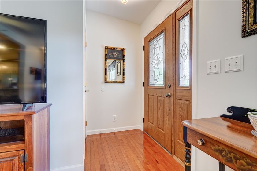 Welcome to this Impeccably Maintained 3 Bedroom, 2 Full Bath - photo 18