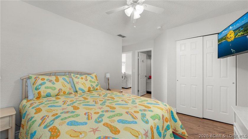 Welcome to this spacious 3 bedroom, 3 bath top-floor condo at - photo 19