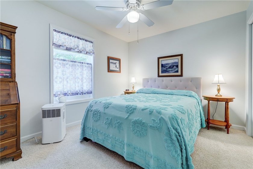 Welcome to this Impeccably Maintained 3 Bedroom, 2 Full Bath - photo 22
