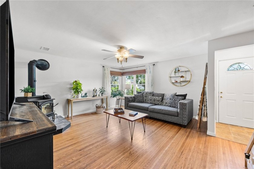 Welcome to 112 Sharon Drive, a beautifully updated 3-bedroom - photo 23