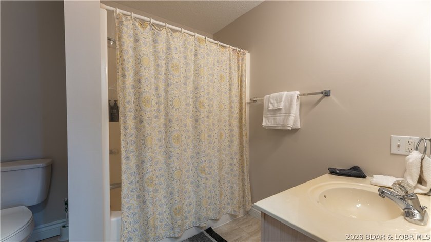 Welcome to this spacious 3 bedroom, 3 bath top-floor condo at - photo 24