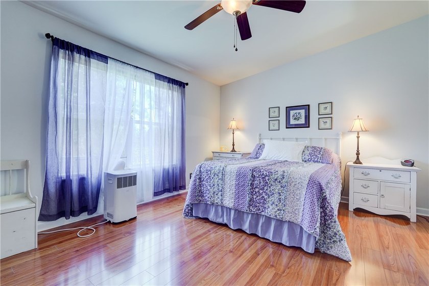 Welcome to this Impeccably Maintained 3 Bedroom, 2 Full Bath - photo 24