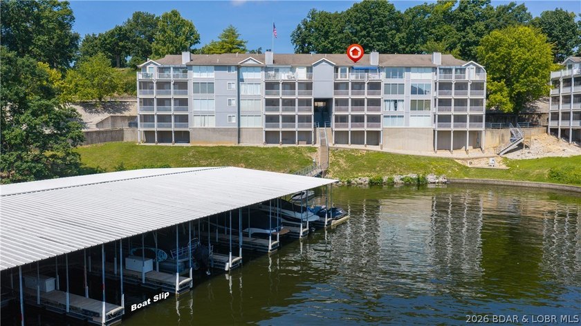 Welcome to this spacious 3 bedroom, 3 bath top-floor condo at - photo 25
