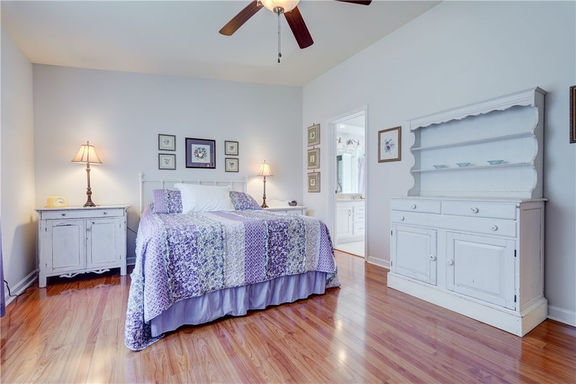 Welcome to this Impeccably Maintained 3 Bedroom, 2 Full Bath - photo 25